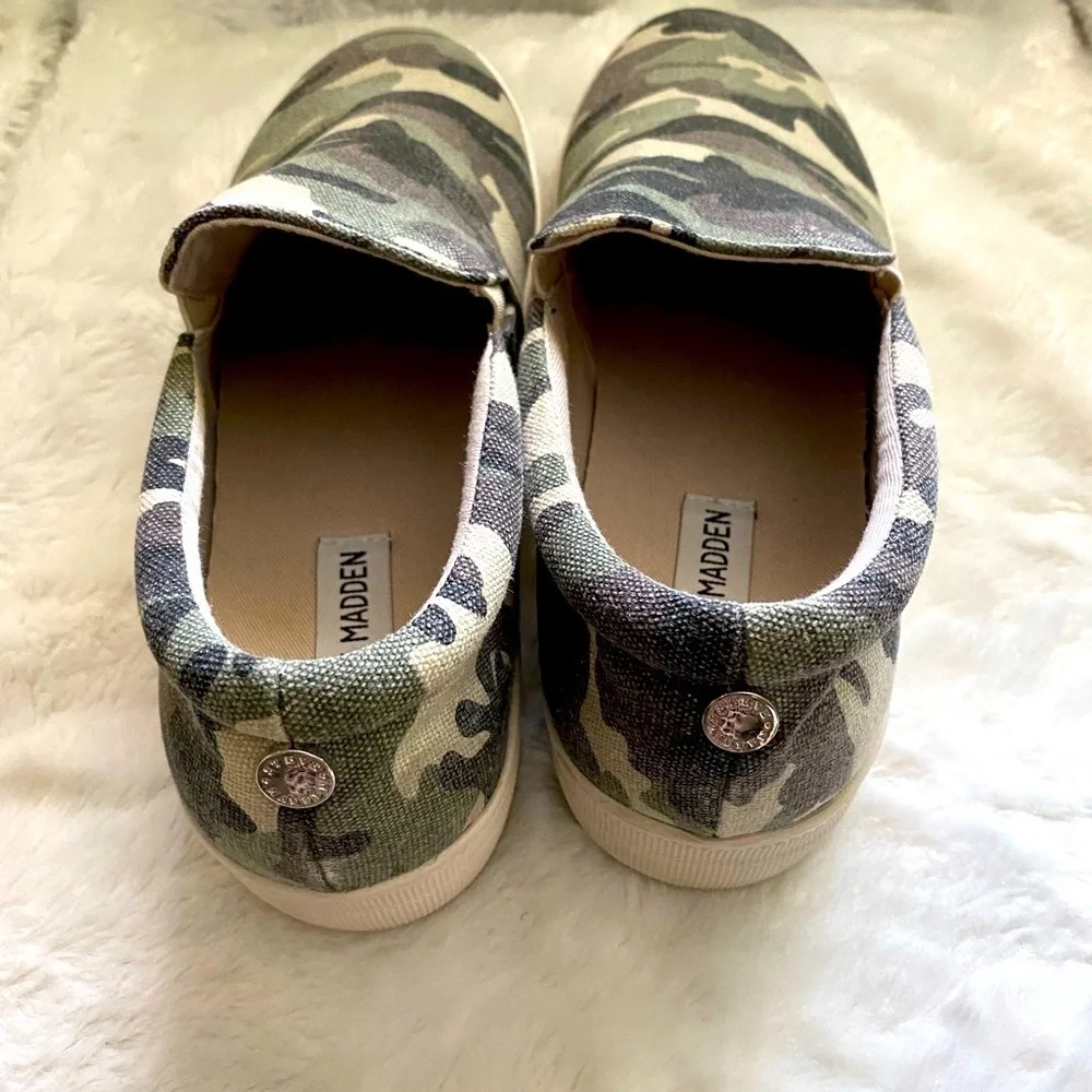 STEVE Madden Lite Camo Shoes Size 8 1/2 M